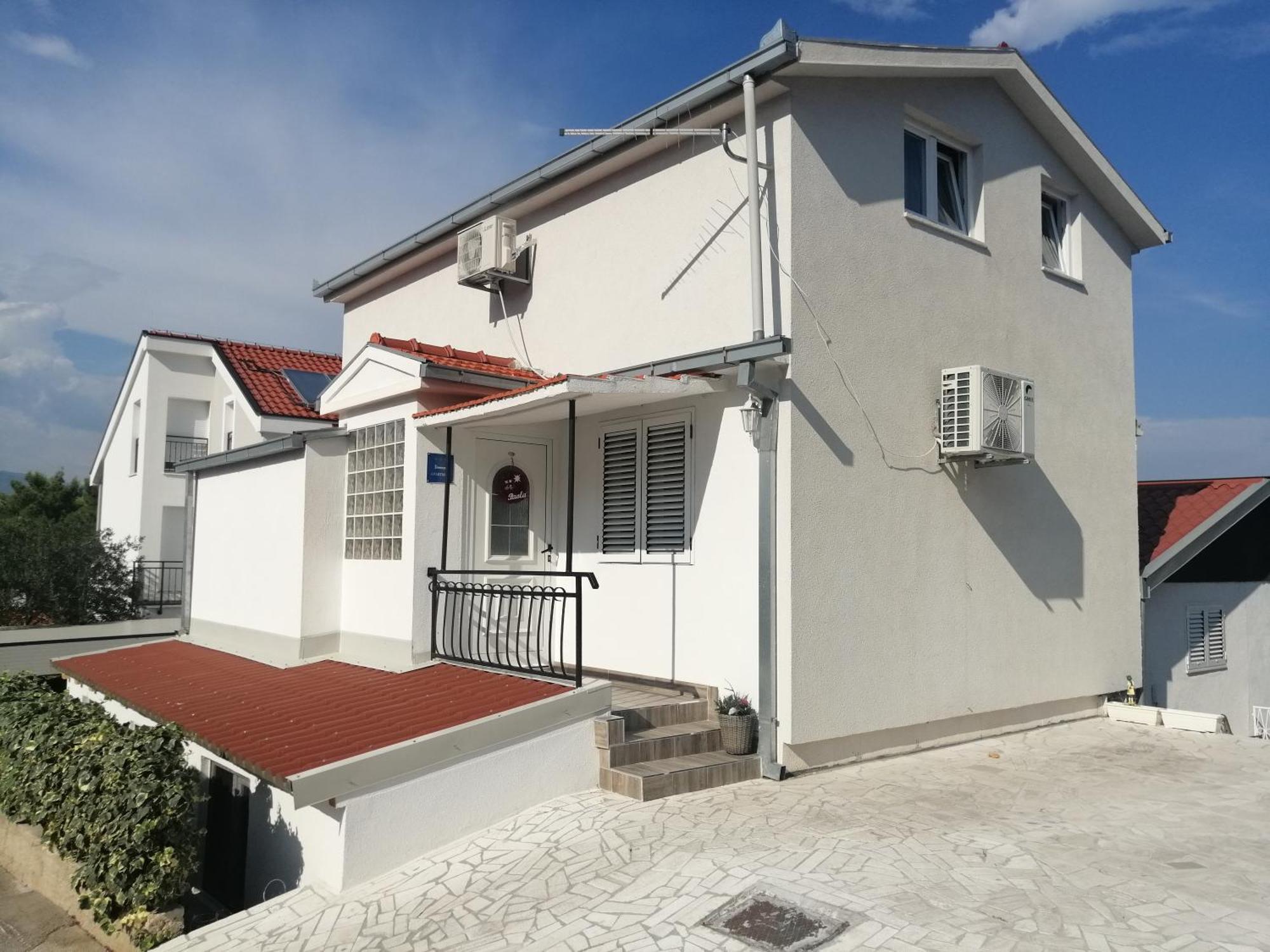 Apartments Paola Trogir Oda fotoğraf