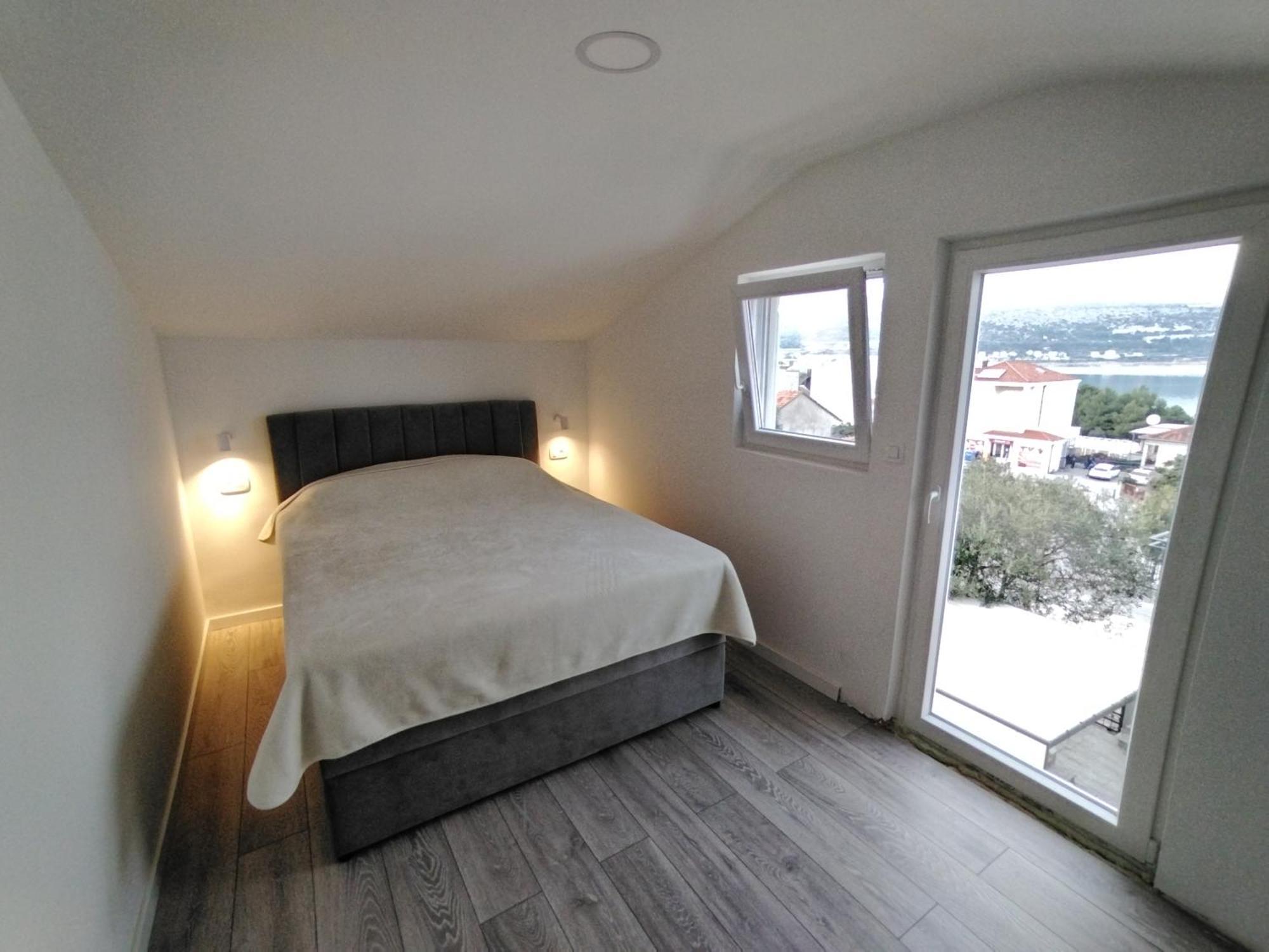Apartments Paola Trogir Oda fotoğraf