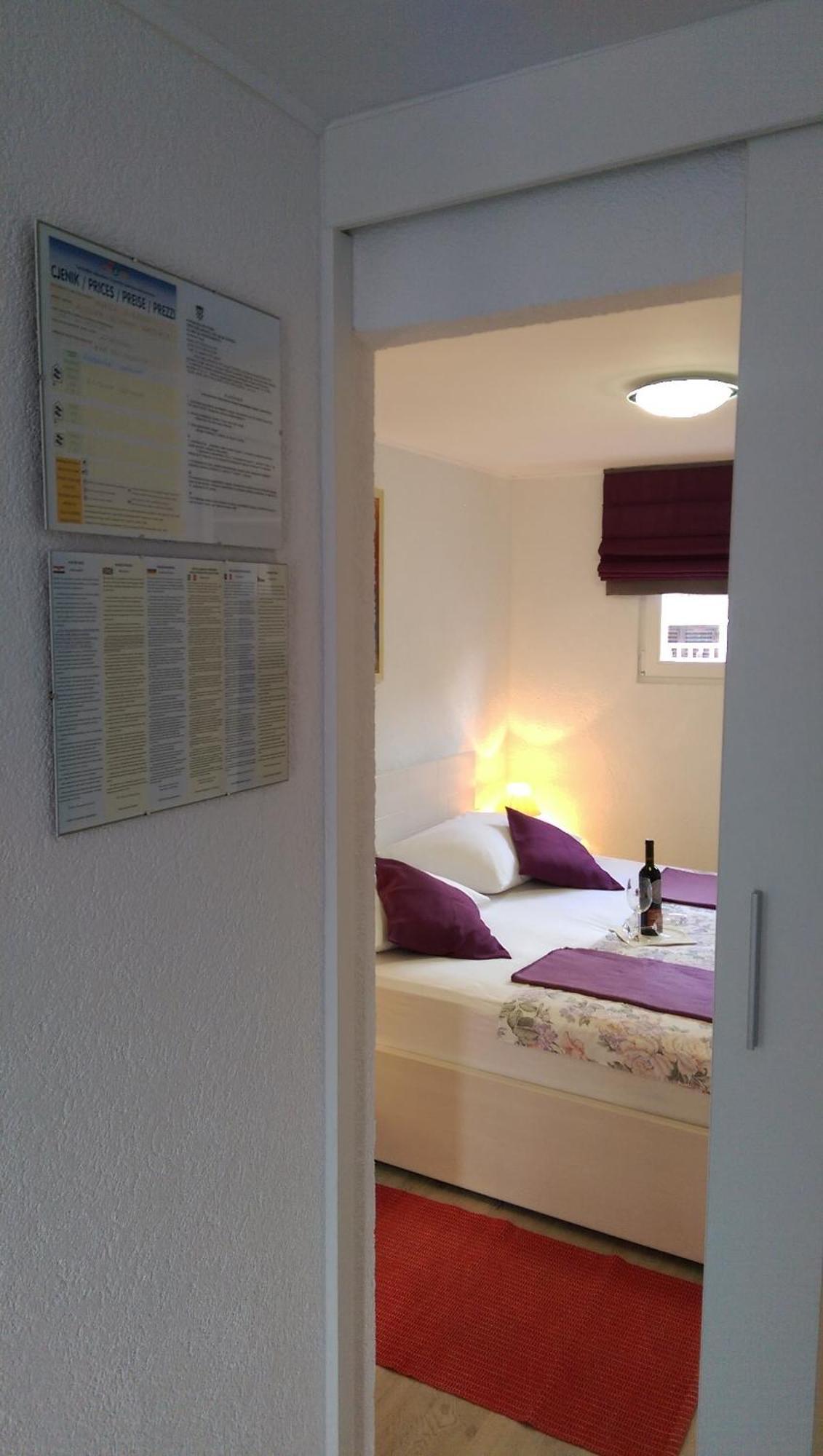 Apartments Paola Trogir Oda fotoğraf