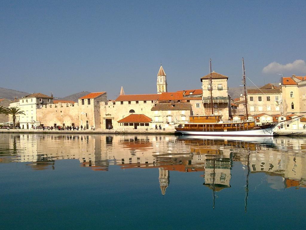 Apartments Paola Trogir Oda fotoğraf